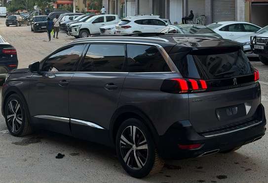 Peugeot 5008 Année: 2018 image 8