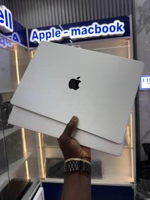 MacBook Pro M2 Pro 16 Pouces SSD 512Go Ram 16Go image 2