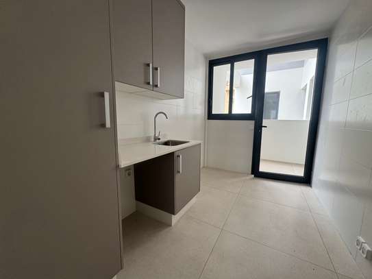 Appartement 4 chambres salon à louer aux plateau image 2