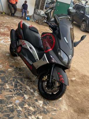 Black max image 4