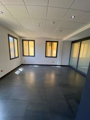 Plateau de Bureau à Louer image 8