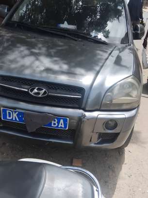 Hyundai voiture compacte gris métallisé économique image 5