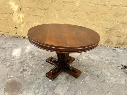 Table ronde bois massif vintage base sculptée image 9