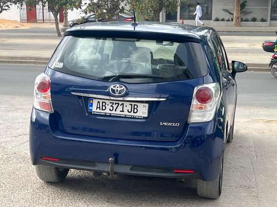 Toyota versso image 5