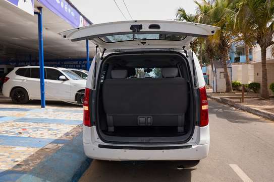 Hyundai Starex 2017 – Spacieux et Très Propre image 14