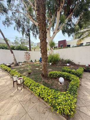 Villa  avec piscine jardin à Louer au Point E image 12