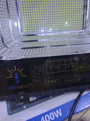 UKC - Projecteur solaire 400W, étanchéité IP68 image 3