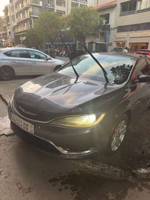 Chrysler 200 image 4