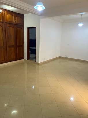 Villa R+1 à louer à Mermoz image 8