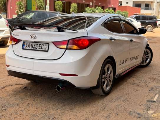 Hyundai Elantra image 8