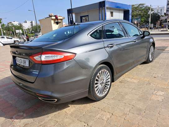 Ford Fusion Gris métallisé Berline image 12