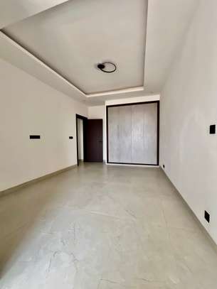 Appartement neuf à louer au Point E dans une rue très calme image 11