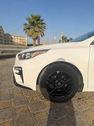 Kia Forte image 5
