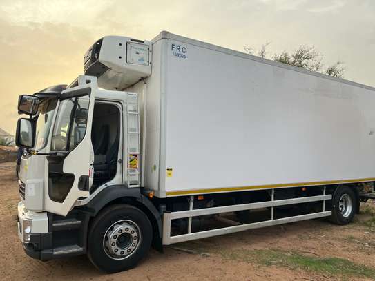 Camion frigorifique 10 tonnes image 2