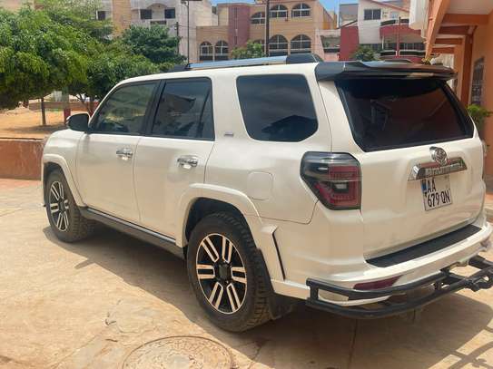 TOYOTA 4RUNER image 8
