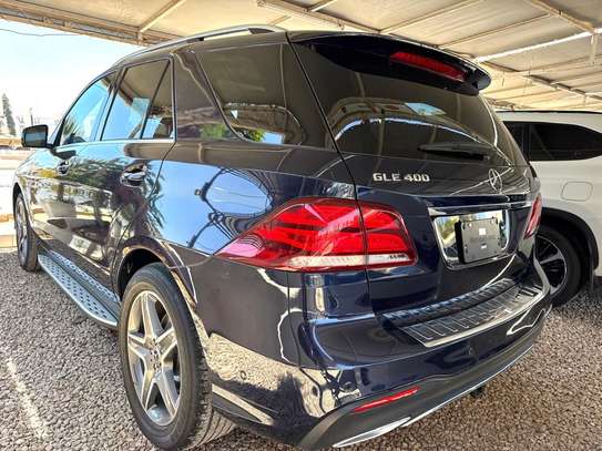 Mercedes Benz GLE400 image 6
