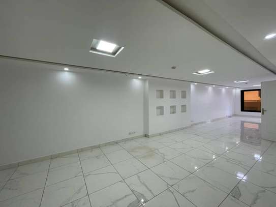 Bureaux à vendre au Point-E avenue Birago Diop image 3