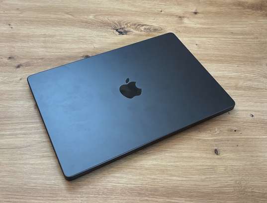 MACBOOK PRO M5 14 2025 image 4