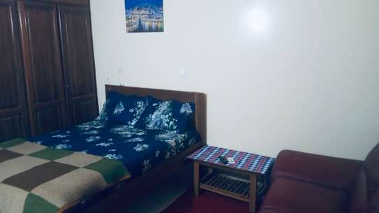 Lit double bois massif naturel avec matelas inclus image 5