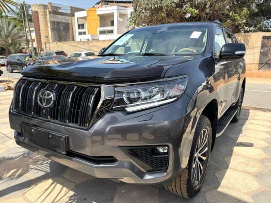 Toyota Land cruiser VX image 13
