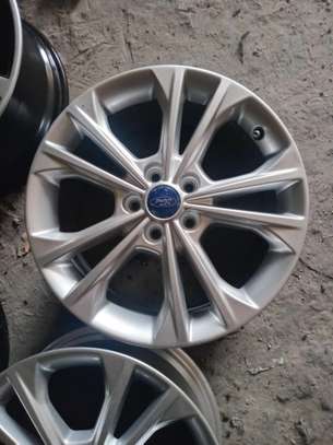 Vente des pneus et jantes neufs et venant image 15