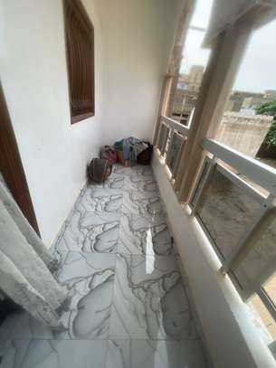Jolie villa à vendre sur keur MASSAR unité 11 image 13