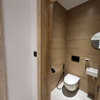 Appartement à louer  au Point E image 6