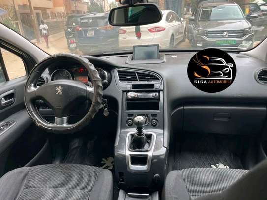 PEUGEOT 5008 image 2