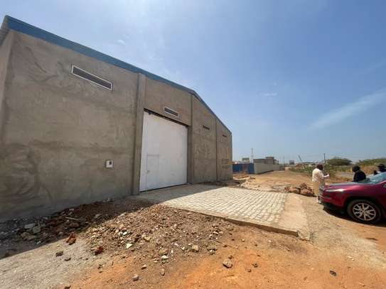 3 Hangars a Ndayane image 4