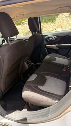 Location Jeep Cherokee image 5