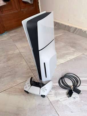 PS5 Slim lecteur FC26 avec Manette image 2