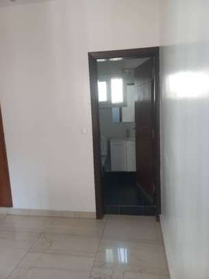 Ngor location magnifique Appartement F4 image 9
