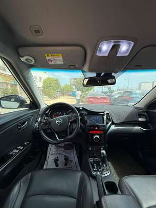 SSANGYONG TIVOLI 2017 image 8