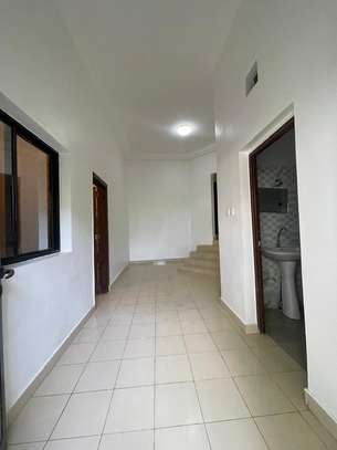 F3 de 150 m² à vendre corniche ouest ouakam image 4