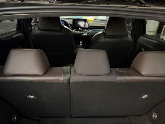TOYOTA CHR HYBRIDE image 7