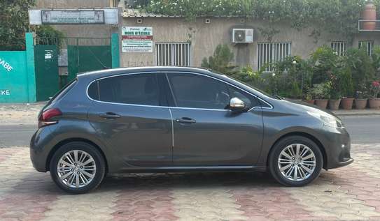 Peugeot 208 manuel diesel venant image 5
