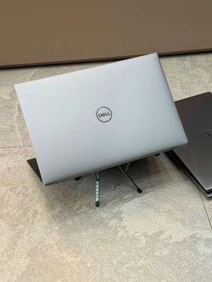 Dell Precision 5570 image 4