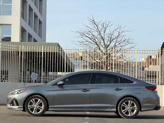 Hyundai Sonata année 2018 berline gris métallisé image 3