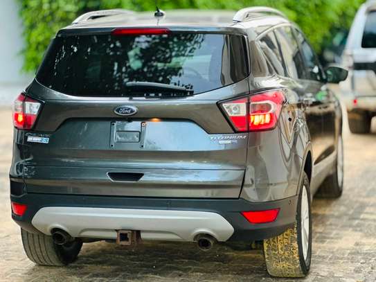 Ford Escape Titanium année 2017 image 4