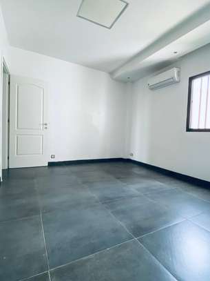 Bel appartement à Yoff Onomo image 15