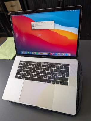 MacBook pro touchbar 512gb / 16gb ram image 3