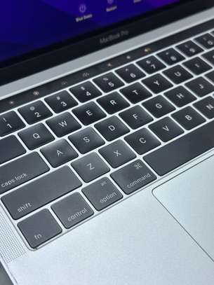 2016 MacBook Pro TouchBar image 4