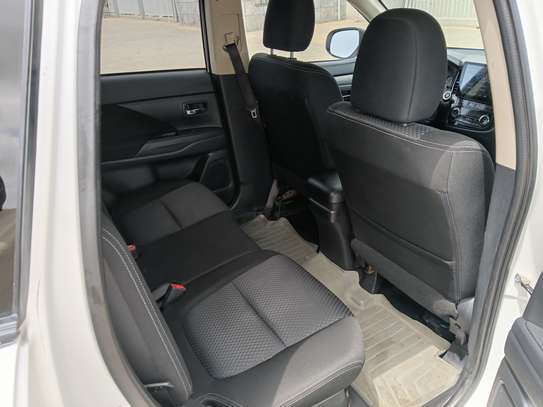 Mitsubishi Outlander 7places 2016 image 11