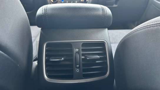 HYUNDAI TUCSON 2018 image 12