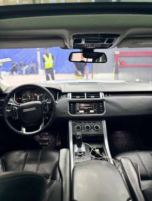 Range rover sport image 2