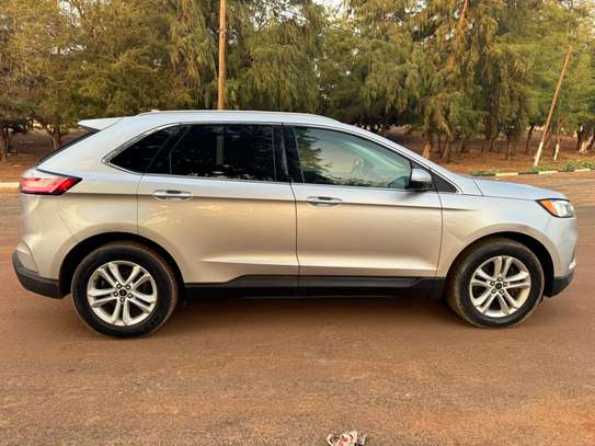 Je vend ma ford edge 2019 automatic essence image 5