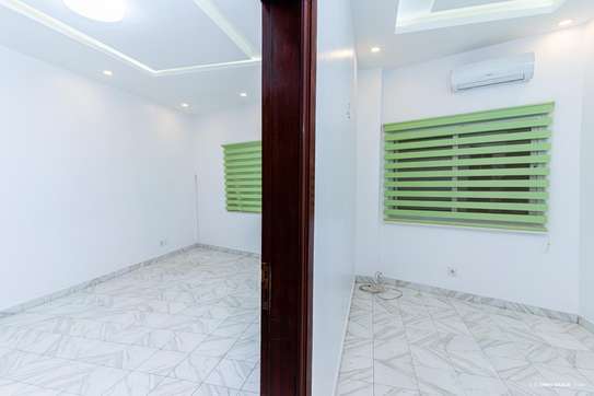 Appartement F6 mermoz image 5