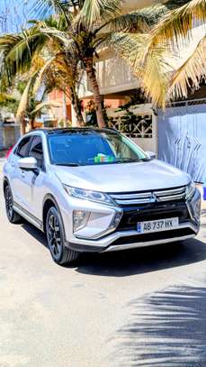Mitsubishi ÉCLIPSE CROSS image 2