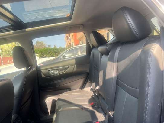 Nissan Rogue 4x4 à louer image 2