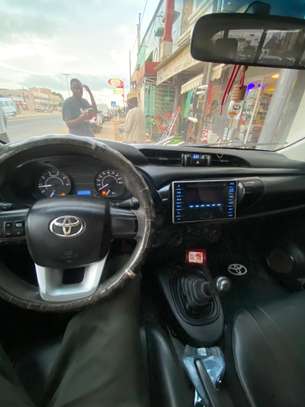 Toyota Hilux 2017 image 6